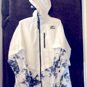 Nike zipper hoodie, lightweight w/ rear zip pocket